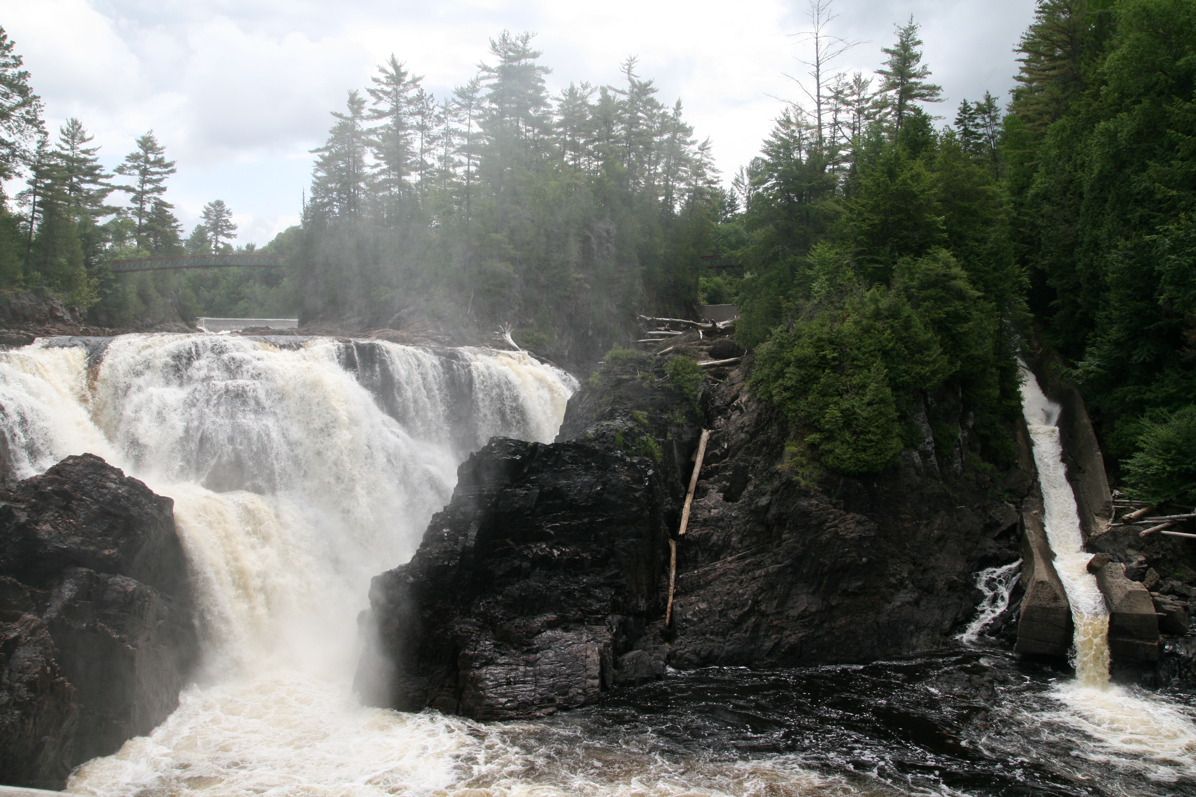 FortCoulonge en images URBANIA