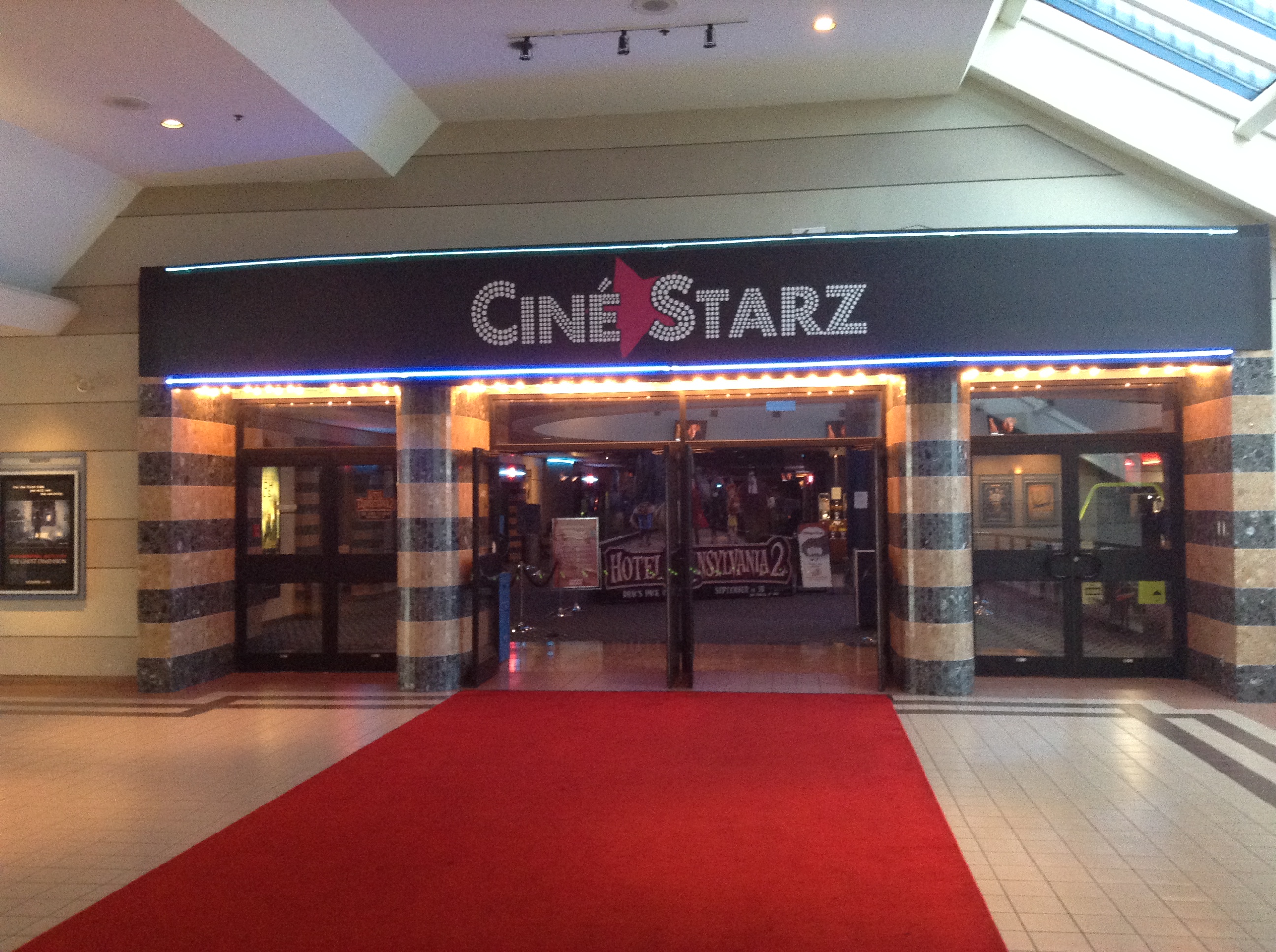 Le centre d’achats du mois La Plaza CôtedesNeiges URBANIA