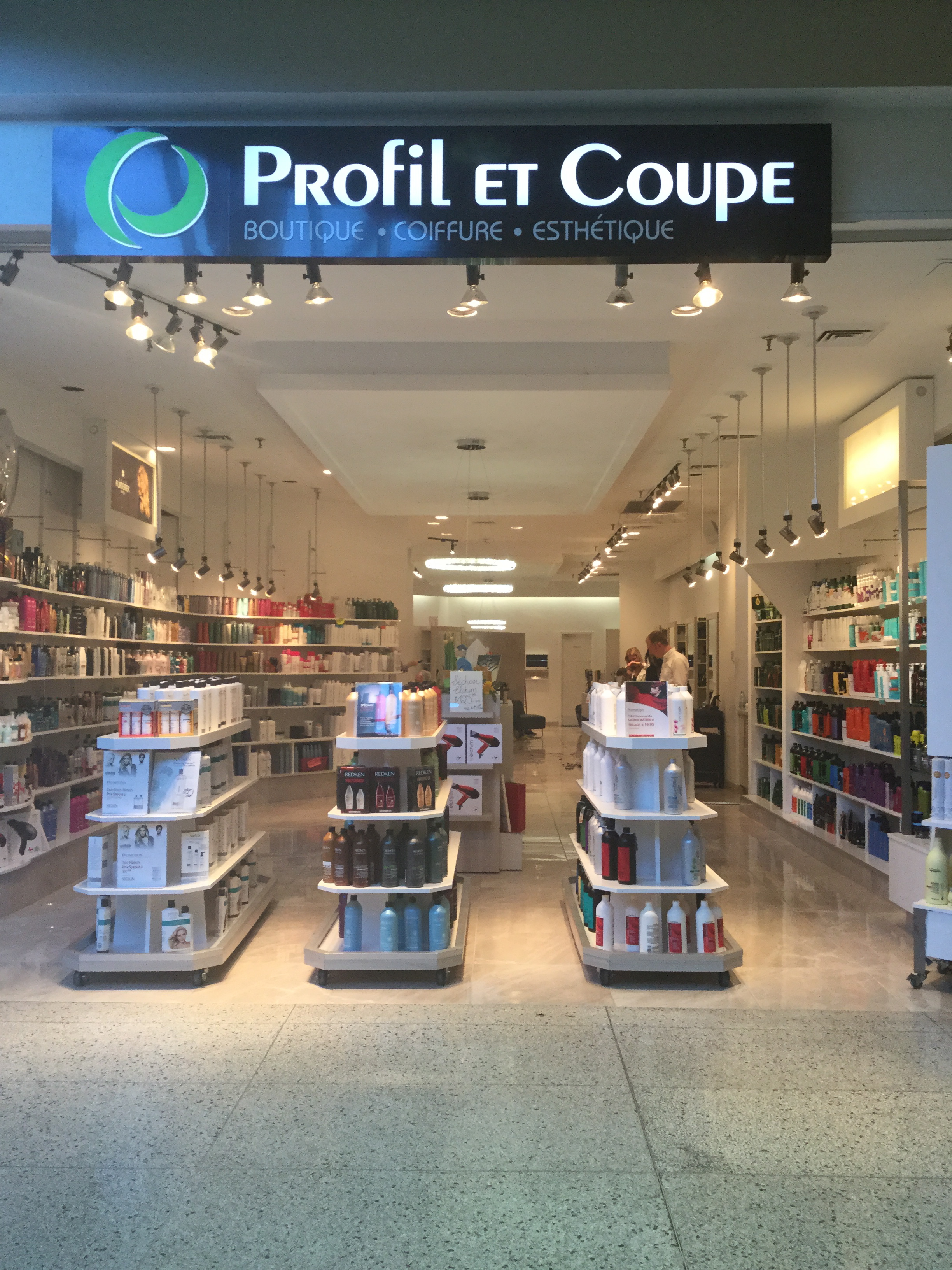 Le centre d’achats du mois Place Vertu URBANIA