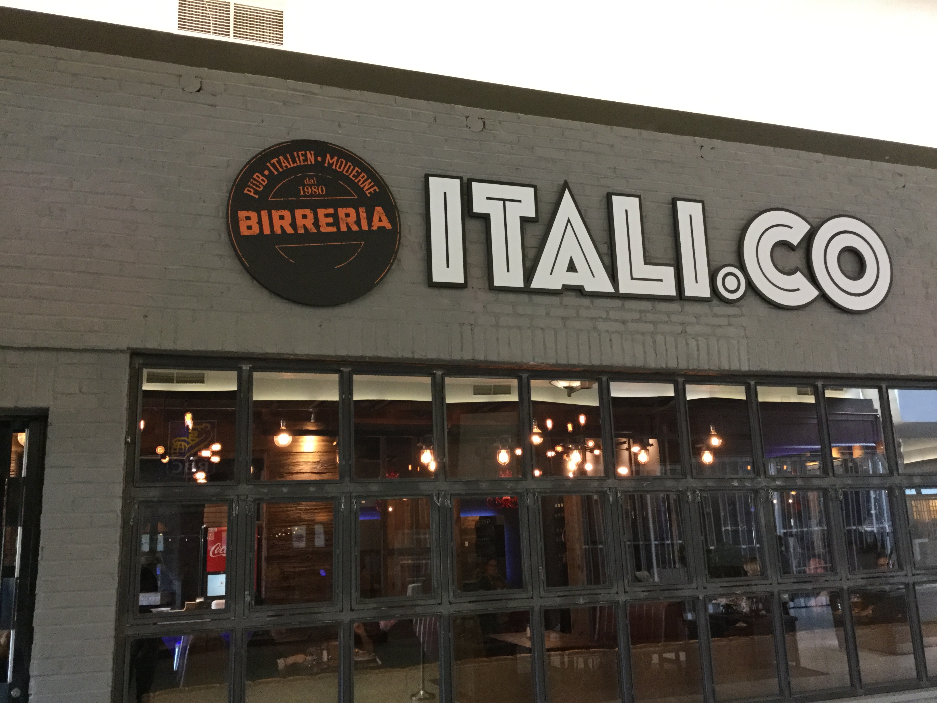 Le centre d’achats du mois Place Vertu URBANIA