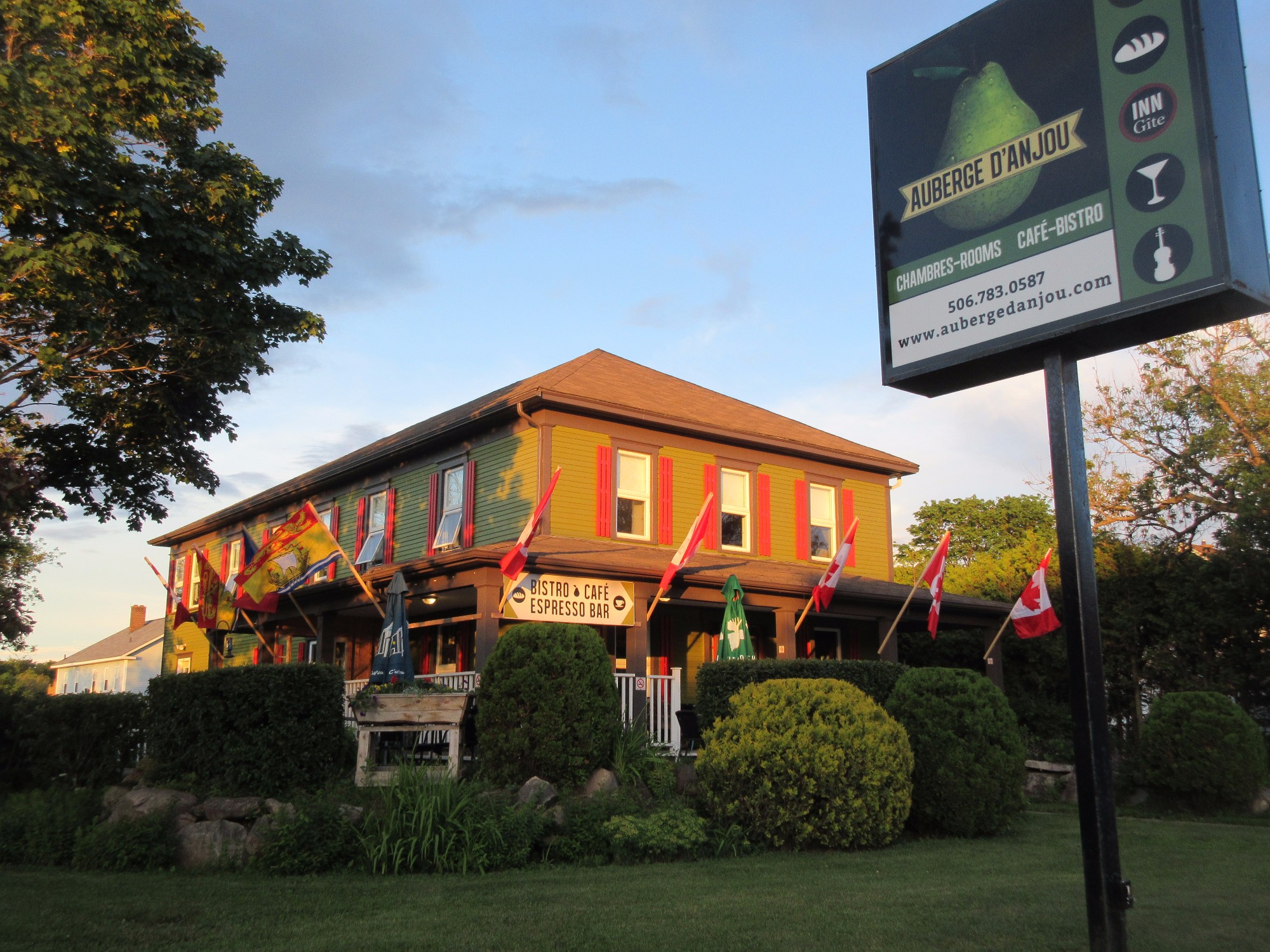 La Ville de la semaine PetitRocher, NouveauBrunswick! URBANIA